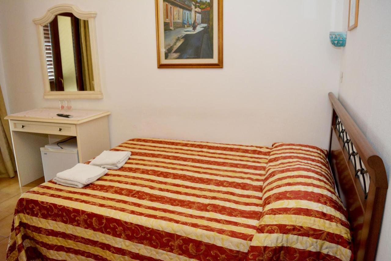 Scano Comfort Inn Santa Teresa Gallura Exterior foto