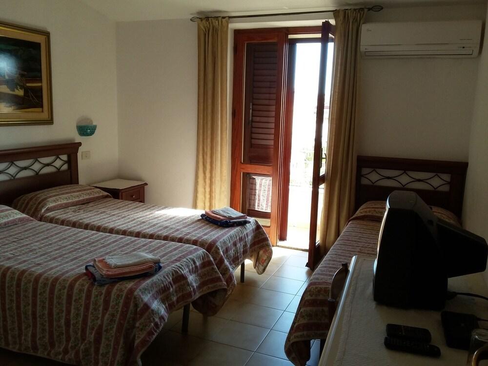 Scano Comfort Inn Santa Teresa Gallura Exterior foto